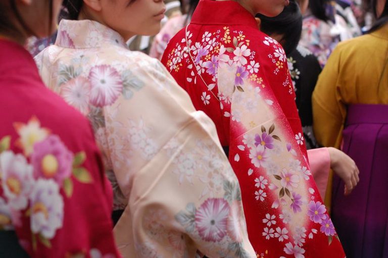 Can I wear red in Japan? Japan Nihon