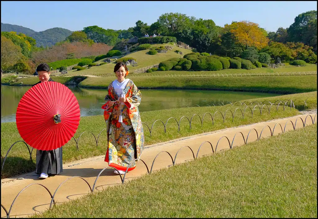 Do unmarried people live together in Japan?