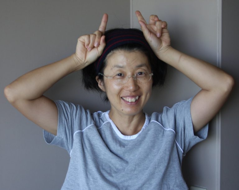 What does 2 fingers mean in Japan? Japan Nihon