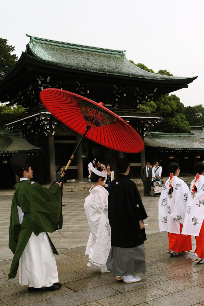 Is it OK to wear red to a Japanese wedding? Japan Nihon