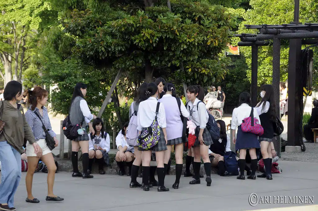 How long is a school day in Japan?